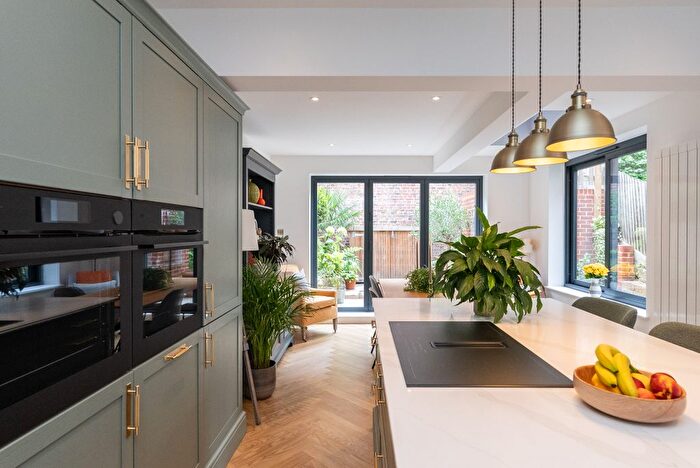 3 Bedroom Detached House For Sale In Harrow Road East, Dorking, RH4