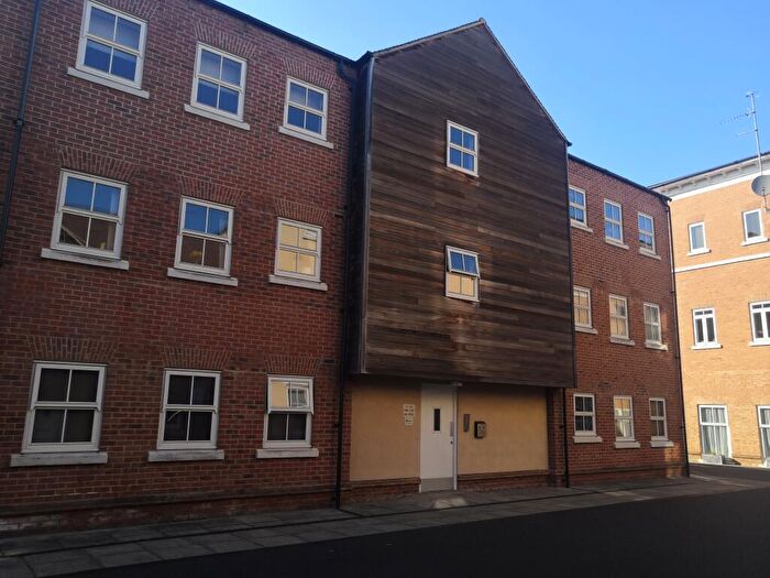 2 Bedroom Apartment To Rent In Nymet Court, HP19