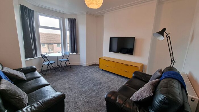 2 Bedroom Flat To Rent In Victoria Road, Torry, Aberdeen, AB11