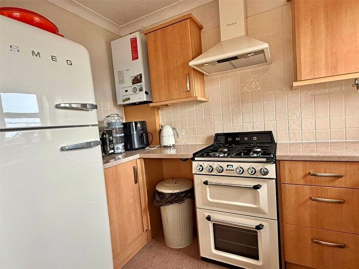 1 Bedroom Flat For Sale In Keyhaven Road, Milford On Sea, Lymington, Hampshire, SO41