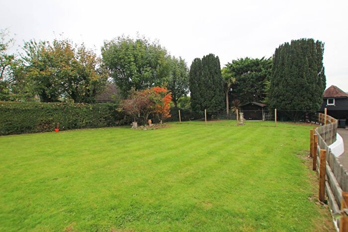 4 Bedroom Detached House For Sale In The Close, Off Huggetts Lane, Eastbourne, BN22