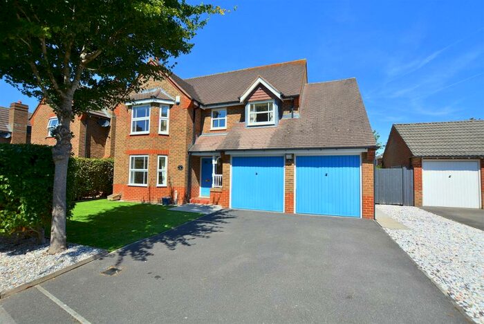 4 Bedroom Detached House To Rent In Ferndown Dorset, BH22