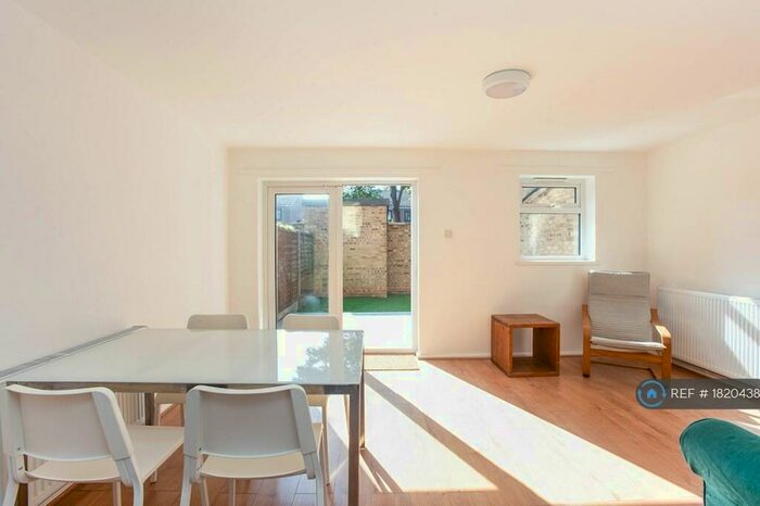 3 Bedroom Terraced House To Rent In Skiers Street, London, E15