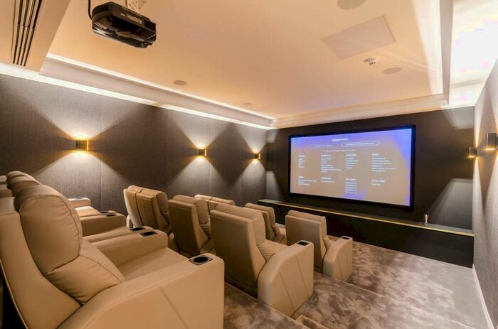 2 Bedroom Flat To Rent In Emerson Court, Angel, London, N1