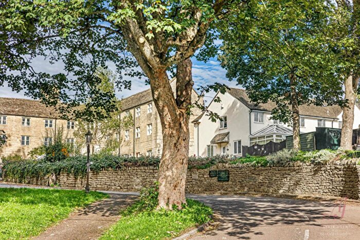 2 Bedroom Cottage For Sale In Bisley Road, Stroud, GL5
