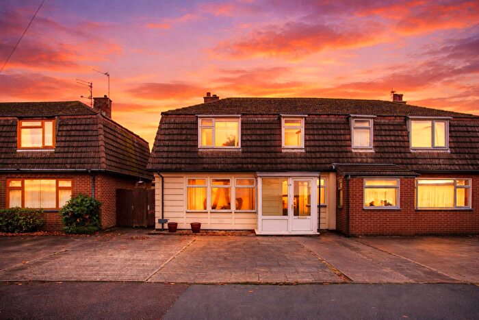 3 Bedroom Semi-Detached Bungalow For Sale In The Mede, Freckleton, Preston, PR4