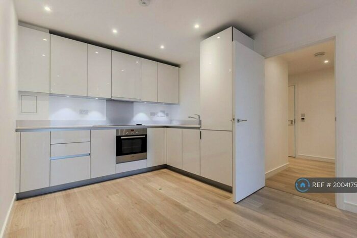 1 Bedroom Flat To Rent In Pinnacle Apartments, Croydon, CR0