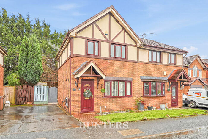 3 Bedroom Semi Detached House For Sale In Knight Crescent, Middleton, Manchester, M24