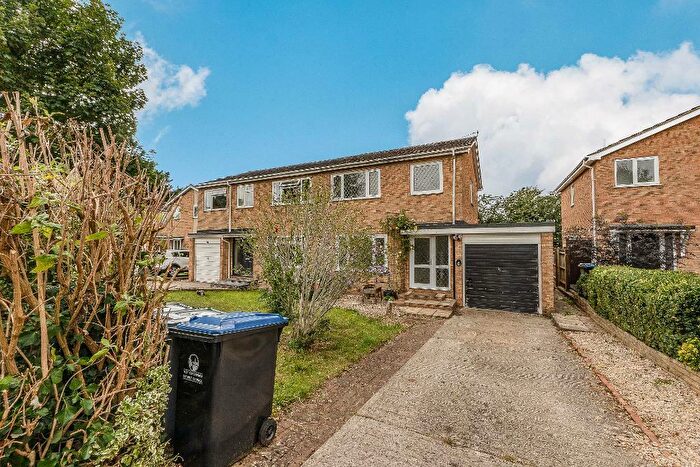 3 Bedroom Semi-Detached House To Rent In St John's Drive, Carterton, Oxon, OX18