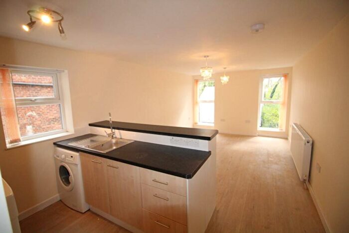 2 Bedroom Flat To Rent In Central Road, West Didsbury, M20