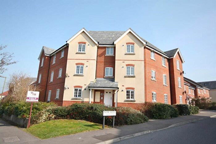 2 Bedroom Apartment To Rent In Paddock House, Thyme Avenue, PO15