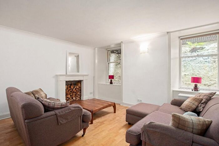 3 Bedroom Flat To Rent In Cumberland Street North West Lane, Edinburgh, EH3