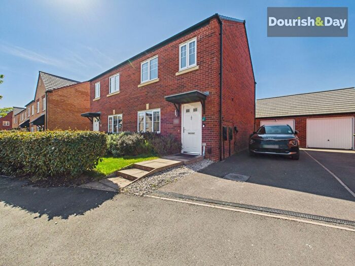 3 Bedroom Semi-Detached House For Sale In Sergeant Way, Stafford, ST17