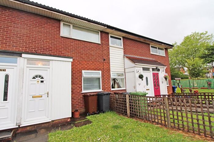 2 Bedroom Flat To Rent In Lonsdale Walk, Kitt Green, Wigan, WN5
