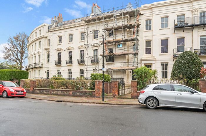 2 Bedroom Flat To Rent In Montpelier Crescent, Brighton, East Sussex, BN1