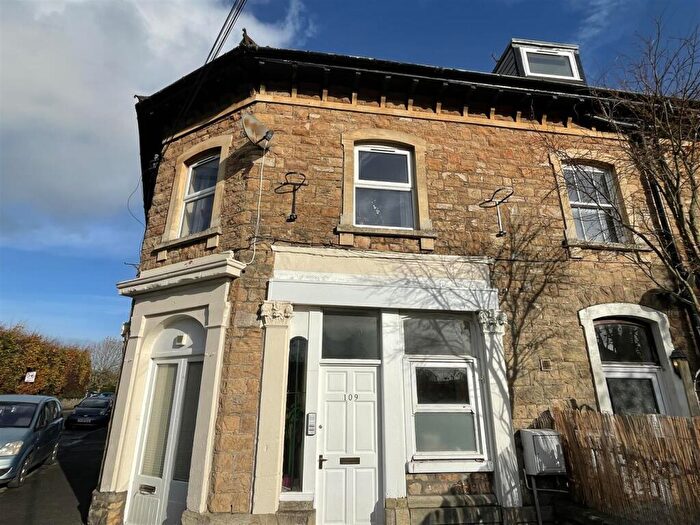 2 Bedroom Duplex For Sale In High Street, Portishead, BS20