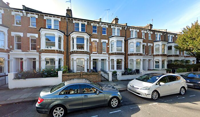 3 Bedroom Flat To Rent In Sterndale Road, London, W14