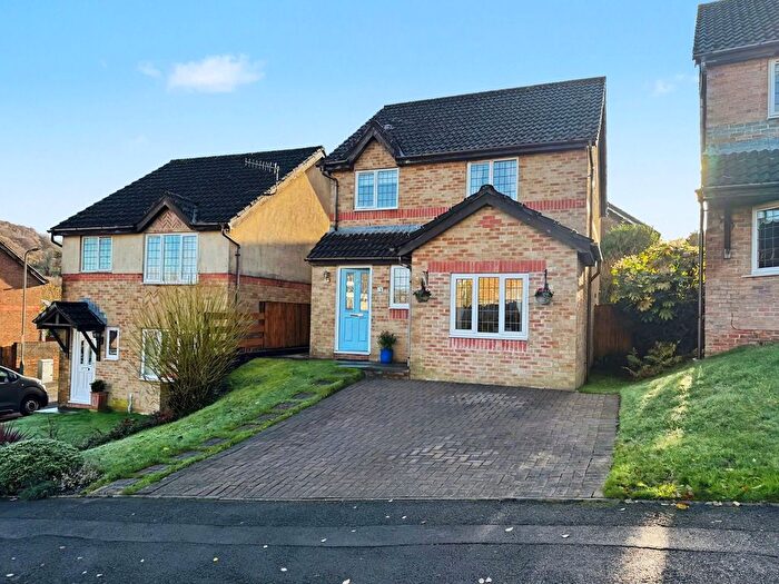 3 Bedroom Detached House For Sale In Cwrt Nant Y Felin, Castle View, Caerphilly, CF83