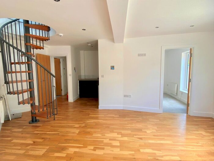 2 Bedroom Flat To Rent In Melbourne Grove, London SE22