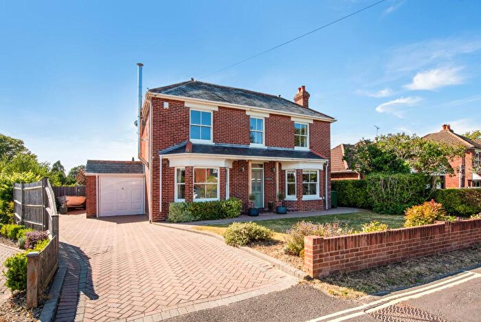 4 Bedroom Detached House For Sale In Allotment Road, Sarisbury Green, SO31