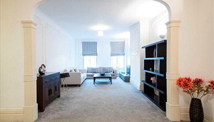 5 Bedroom Flat To Rent In Park Road, London, NW8