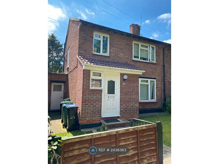3 Bedroom Semi-Detached House To Rent In East Drive, Watford, WD25