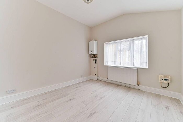 1 Bedroom Studio For Sale In St Peter's Street, South Croydon, CR2