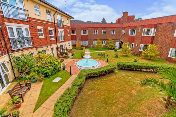 1 Bedroom Flat To Rent In Hebron Court, SO15