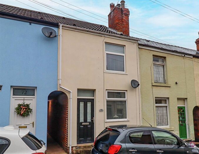 3 Bedroom Terraced House For Sale In Queen Street, Eckington, Sheffield, S21