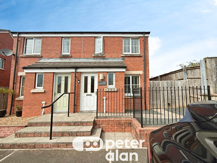 2 Bedroom House To Rent In Maes Brynach, CF32
