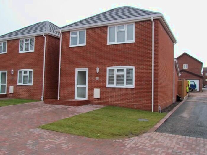 3 Bedroom Detached House To Rent In Bridge Road, Southampton, SO31