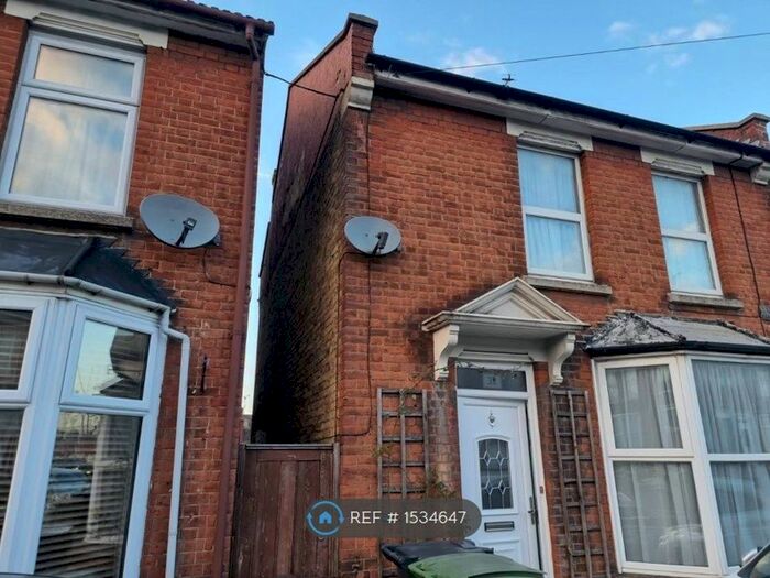 2 Bedroom End Of Terrace House To Rent In Sheals Crescent, Maidstone, ME15