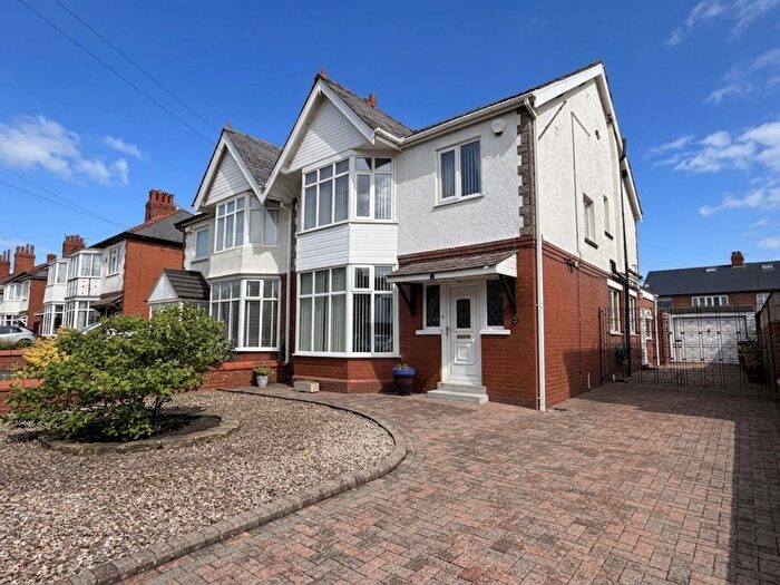 3 Bedroom Semi-Detached House For Sale In Cyprus Avenue, Fairhaven, Lytham St Annes, FY8