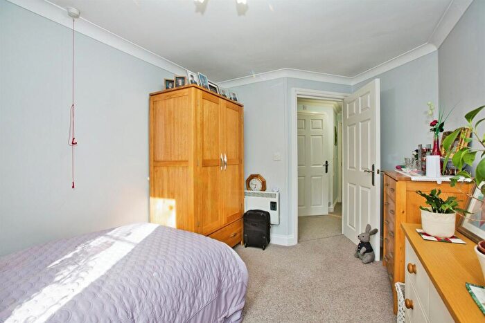 2 Bedroom Apartment For Sale In South Street, Yeovil, BA20