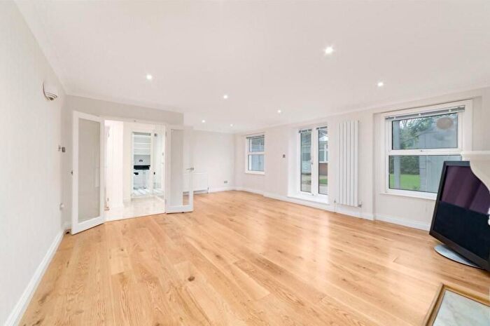 4 Bedroom Flat To Rent In Buckland Crescent, Belsize Park, London, NW3