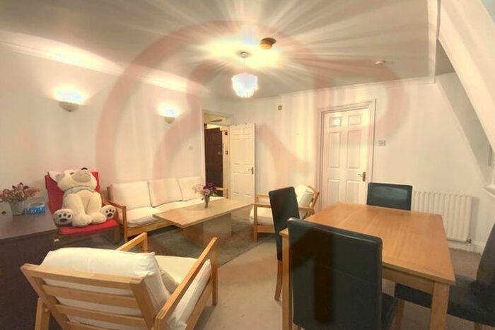 2 Bedroom Flat To Rent In York Street, Marylebone, W1U