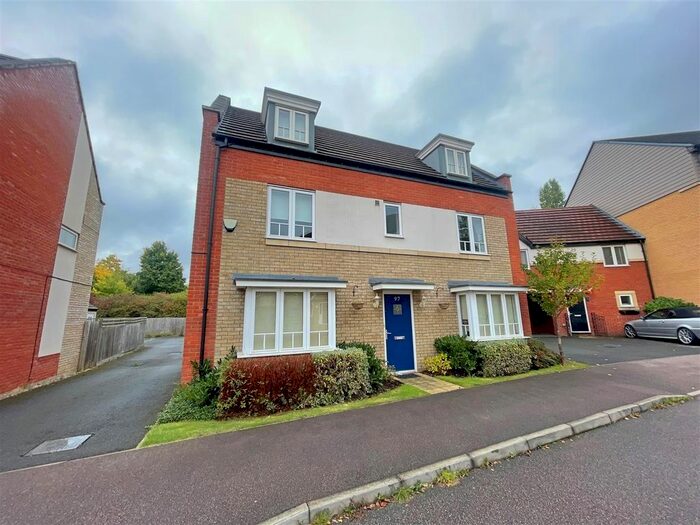 5 Bedroom Detached House To Rent In Sakura Walk, Willen Park, Milton Keynes, MK15