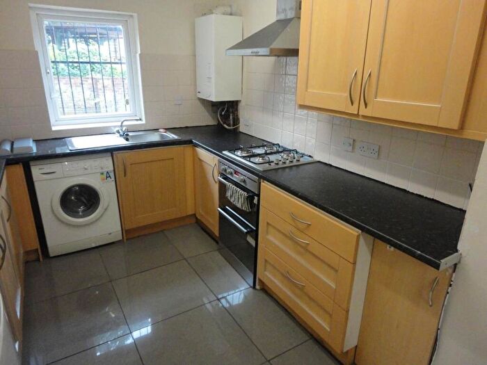 5 Bedroom Semi-Detached House To Rent In Brook Road, Manchester, Greater Manchester, M14