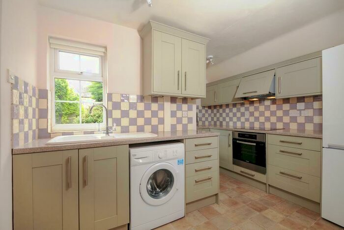 2 Bedroom Cottage To Rent In Kidlington, Oxford, OX5