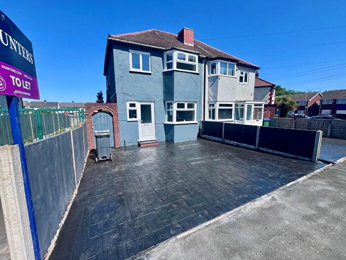 3 Bedroom Semi-Detached House To Rent In Salop Street, Oldbury, B69