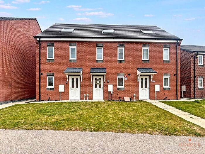 3 Bedroom Terraced House For Sale In Grosvenor Road, Kingswood, Hull, HU7