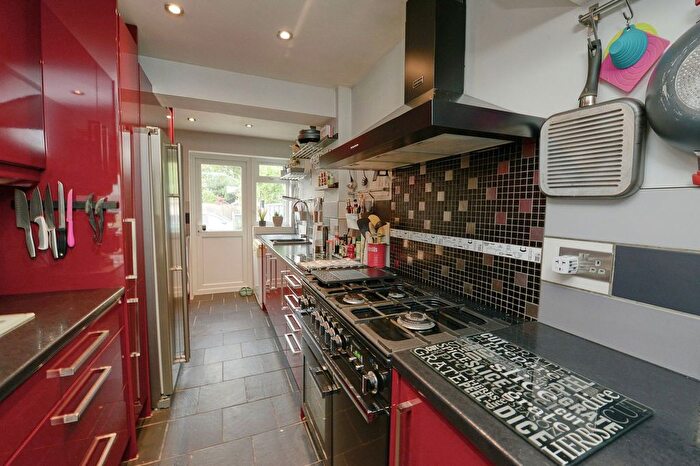 3 Bedroom Terraced House For Sale In Beechbrook Avenue, Yateley, GU46