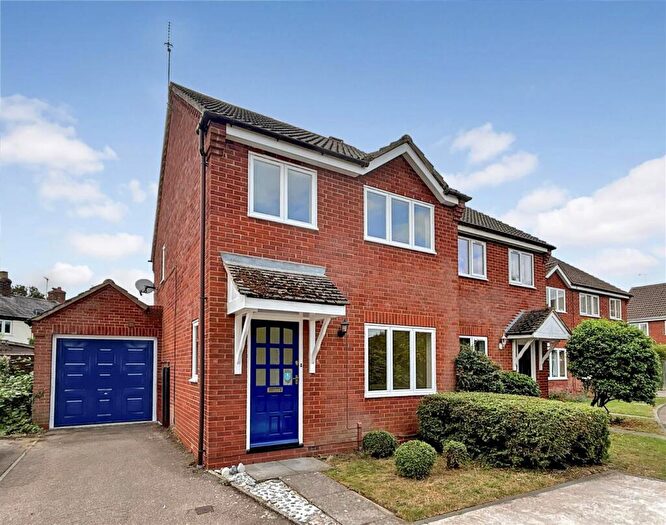 3 Bedroom Semi-Detached House For Sale In Bettridge Place, Wellesbourne, CV35