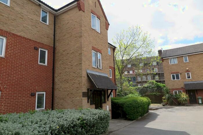 1 Bedroom Apartment To Rent In Acacia Close, Deptford, SE8