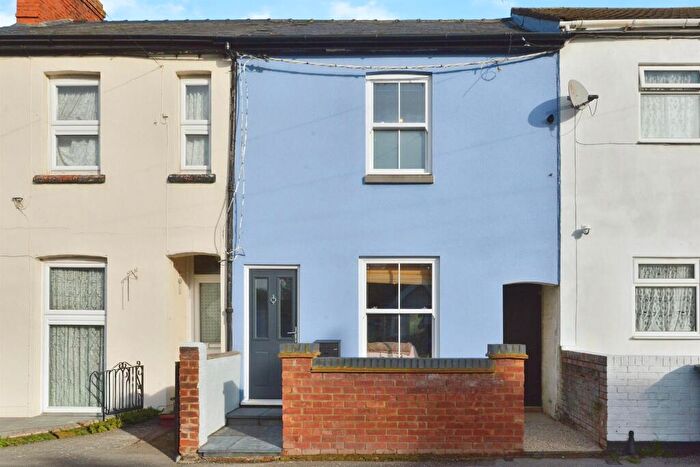 3 Bedroom Terraced House For Sale In Tavistock Street, Bletchley, Milton Keynes, MK2