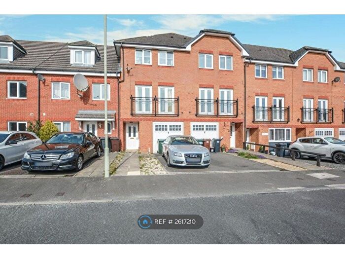 4 Bedroom End Of Terrace House To Rent In Richmond Meech Drive, Kennington, Ashford, TN24