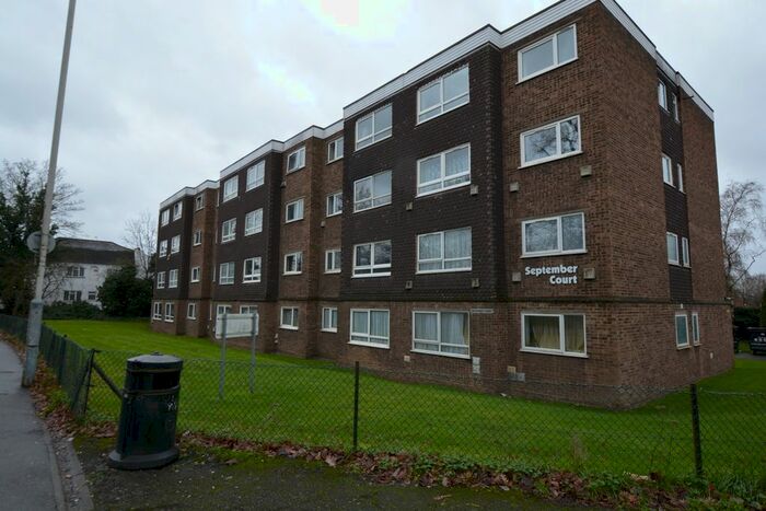 2 Bedroom Flat To Rent In Hillingdon Road, Uxbridge, UB10