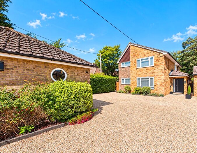 4 Bedroom Detached House For Sale In Ambleside Road, Lightwater, Surrey, GU18