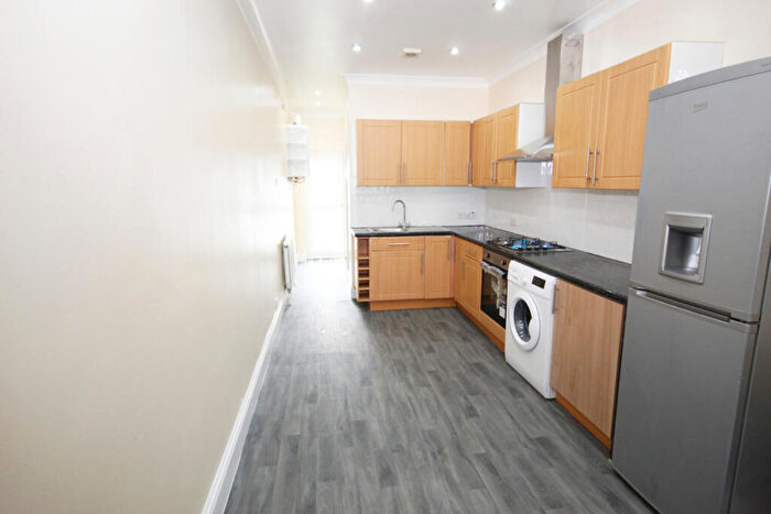 2 Bedroom Flat To Rent In Mount Pleasant, Wembley, Middlesex, HA0