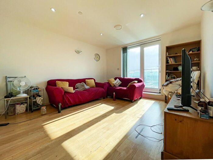 2 Bedroom Flat To Rent In Northampton House, Wellington Street, Northampton, NN1